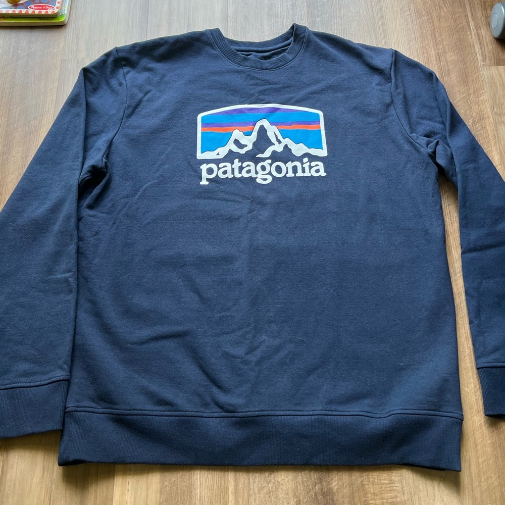 Patagonia Men's Dark Blue Crewneck Sweater